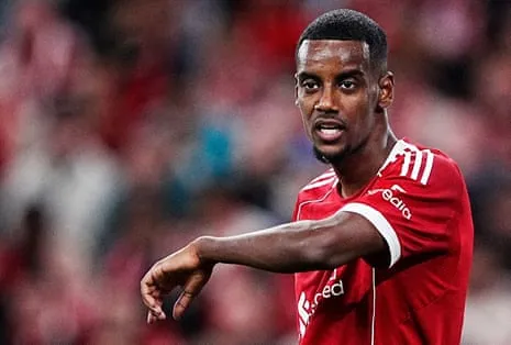Isak's First Appearance Delivers Glamour Despite Noticeable Lack of Match Fitness